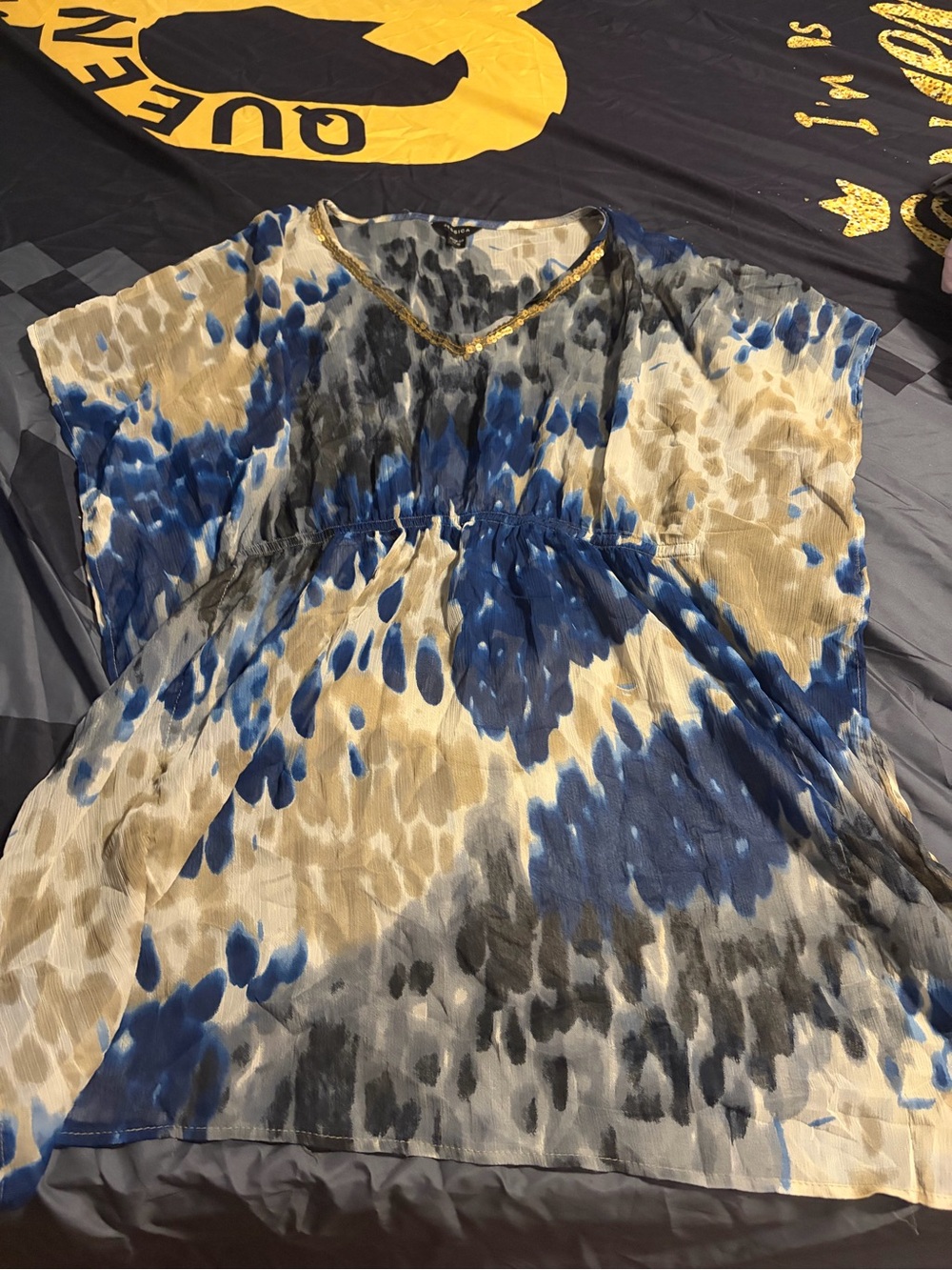 Jessica Blue, Tan & Gray V-Neck Printed Blouse